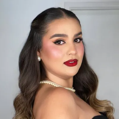 Mery Castelo profile