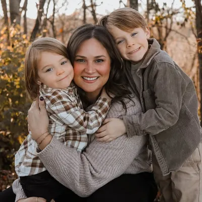 Becca | The Messy Mama profile