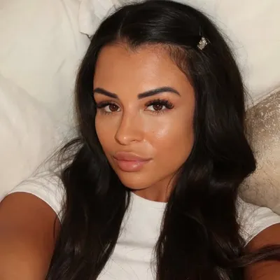 Mia Rose profile