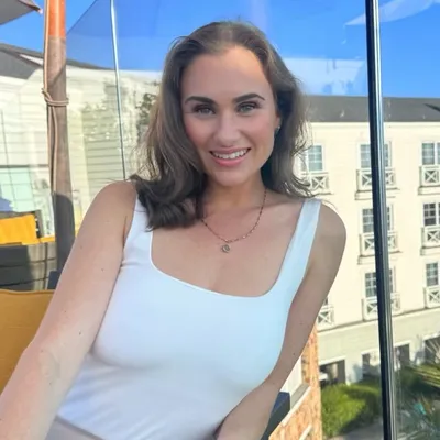 Mia profile