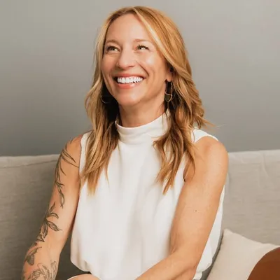 Dr. Mia Fine profile