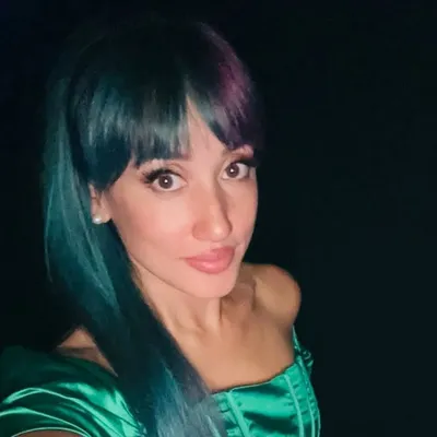 Mia profile