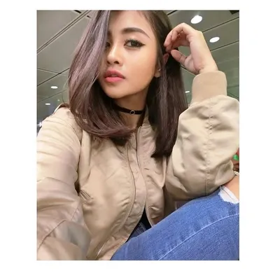 Mia profile