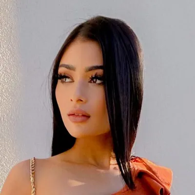 MIA ZANE 🤍 profile