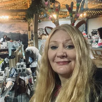 Michelle Goring Art profile