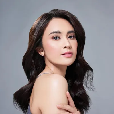 Michelle Ziudith w profile