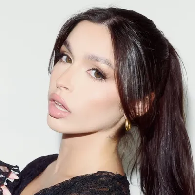 Michi Paredes profile