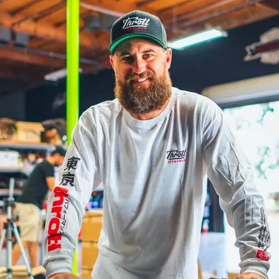 Mickey Andrade | Round Cat Garage