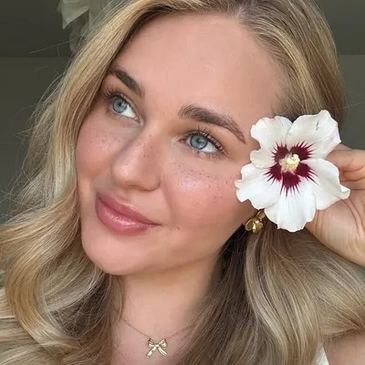 Gabriela / full time content creator ugc 🦢 profile