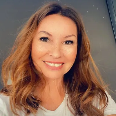 Astrid Mienna profile