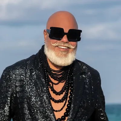 Miguelángel Garcia | Estilista y Maquillador profile