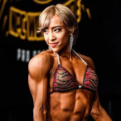 🇯🇵渋谷 美穂(IFBB PRO) profile