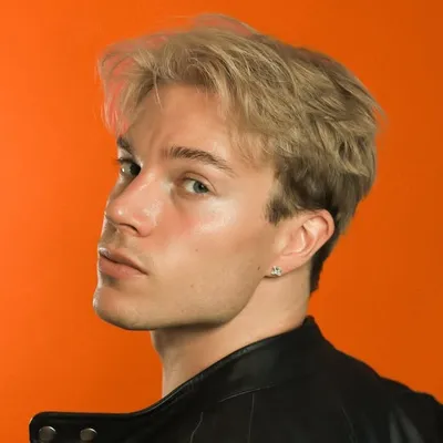 Mikael Renwall profile