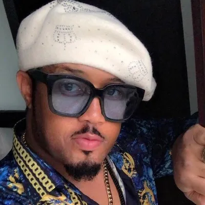 Mike Ezuruonye profile
