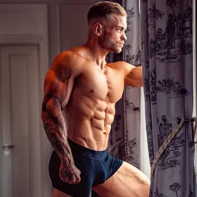 ONLINE COACH | Vægttab | Muskelopbygning | Pro Natty Bodybuilder profile