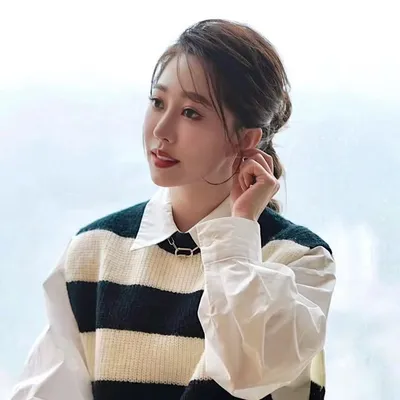 黃露瑤 Mikolina profile