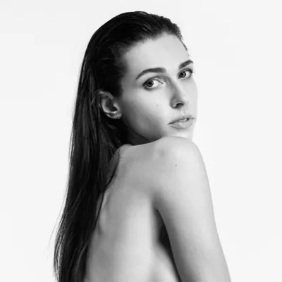 ๐ Mila H โ๏ธ profile