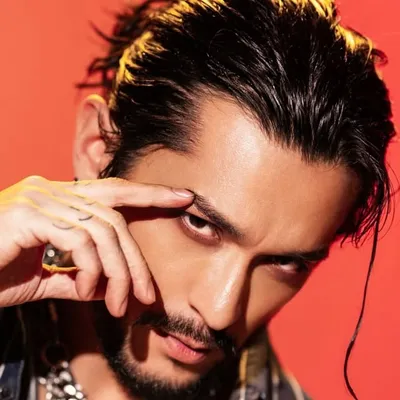 Miller Khan profile