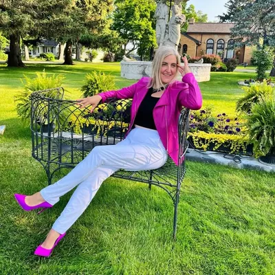 Elena Bloomingdale| Influencer profile