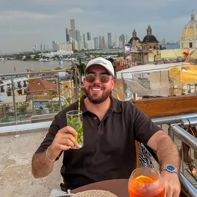 Carlos Rendón | foodie | viajero profile