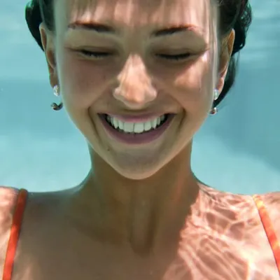 MIA REGAN profile