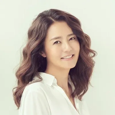 손미나 Mina Sohn profile