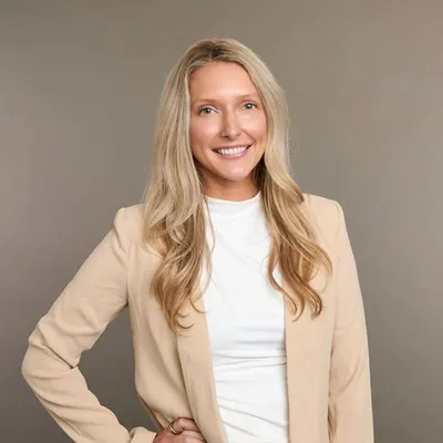 Mindy Wender-Querio profile