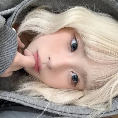 申艾柔 profile
