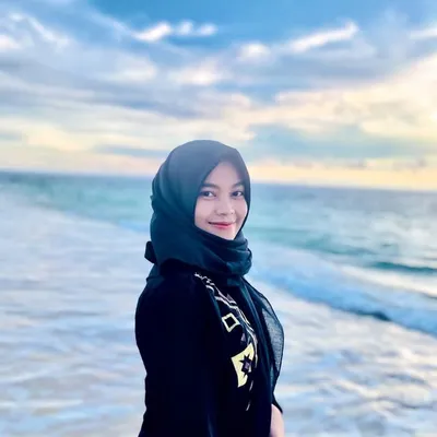 Mira Lukmana profile
