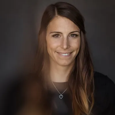 Mirjam Puchner profile
