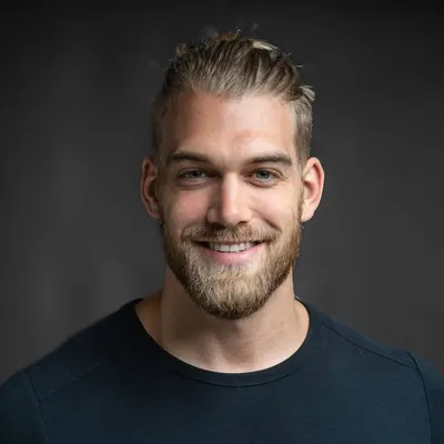 Mischa Valentino Janiec profile