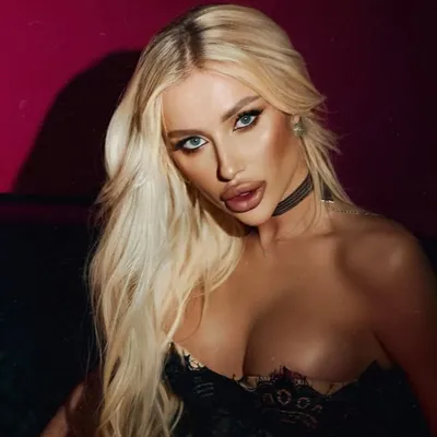 Violetta Mishustova🤍 profile
