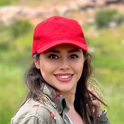 نگار بزرگمهر🪄| آموزش|عکاسی|ادیت|ژست| profile