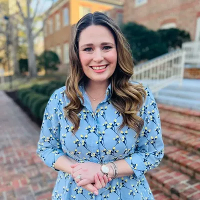 Annaliese Mead // Colorful Style + Travel + Hosting profile