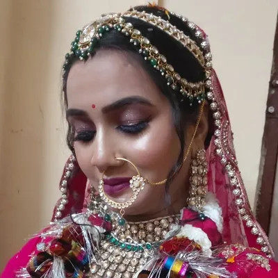 👸₥ł₴₴_₲Ⱨ₳ⱫI₱ɄⱤ 🔵 profile