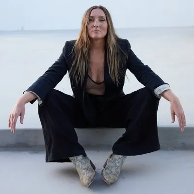 JO BAKER profile