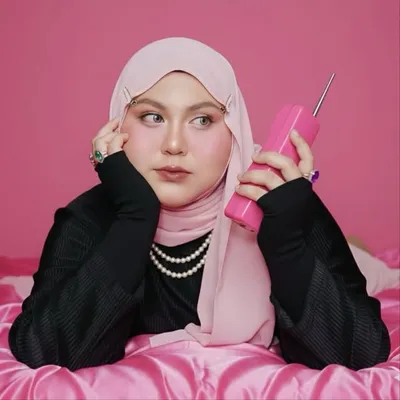 Tengku Mia profile