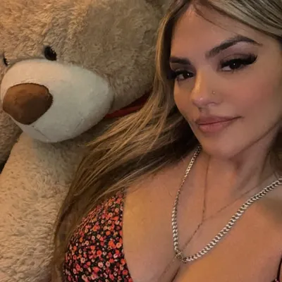 Stephanie villagomez profile