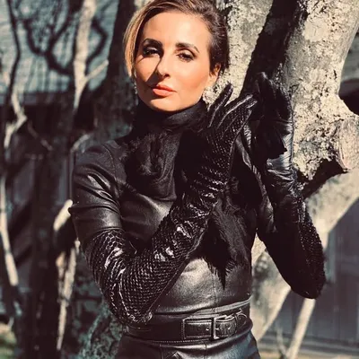 Leather Goddess Adrienne profile