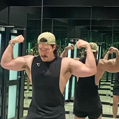 Mitchell Lawton profile