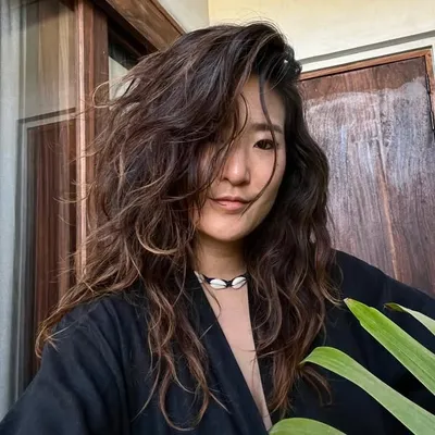 Cherin Choi l Hairstylist l Haircolorist l Mom profile