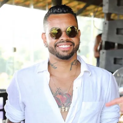 Dentinho profile
