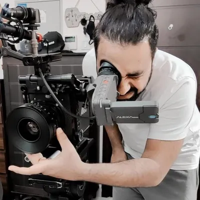 Mobeen Akhtar profile