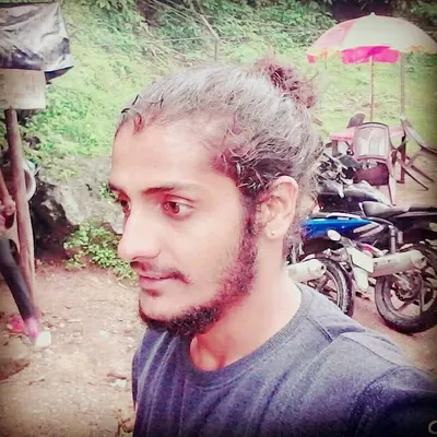 MoHit PandEy पाण्डे (šhãžádã)🔵 profile