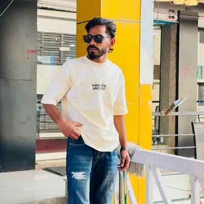 Lala🦅🤨 profile