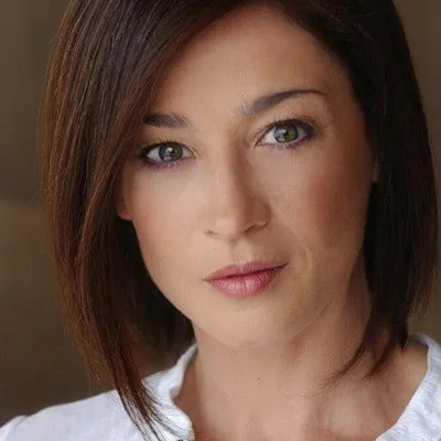 Moira Kelly profile