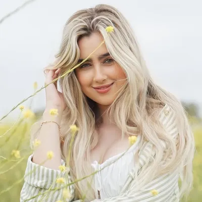 MOLLY ELIZABETH profile