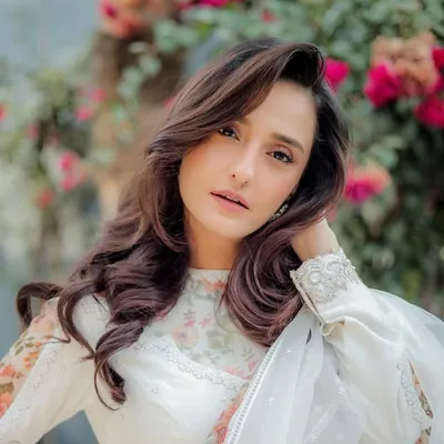 Momal Sheikh profile