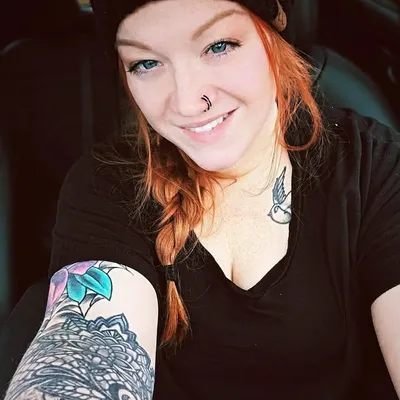 Danielle Hanson profile