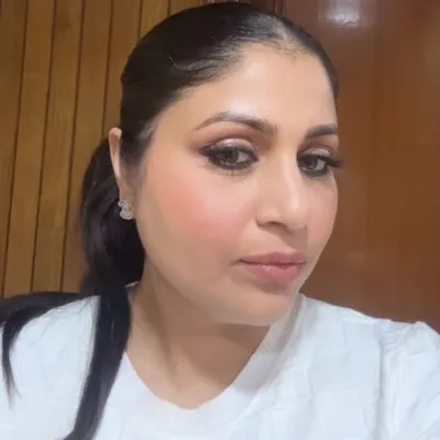 MONA AASHT | Melbourne Makeup Artist / Hair Stylist profile